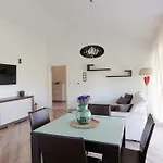 Apartamento - Sambije With Swimming Pool, - Opatija Dobreć