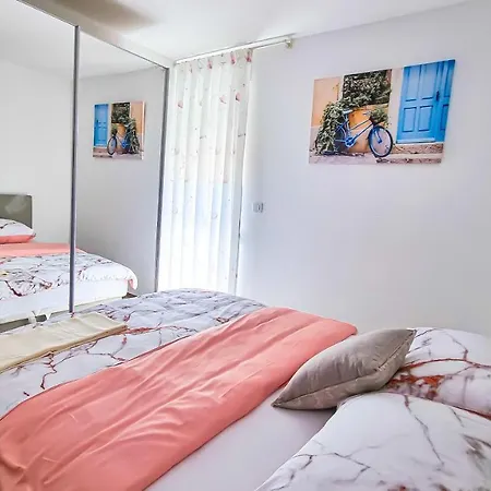 - Sambije With Swimming Pool, - Opatija Lejlighed *