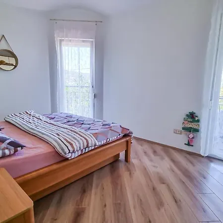 - Sambije With Swimming Pool, - Opatija דירה Dobreć