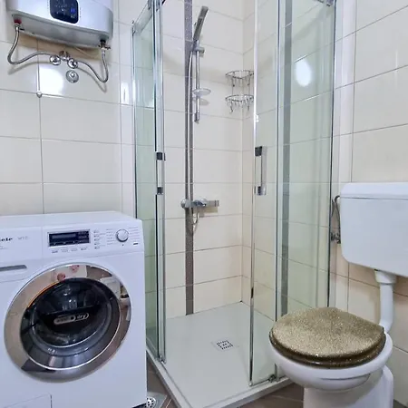 - Sambije With Swimming Pool, - Opatija דירה