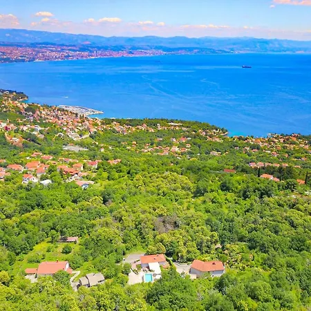 - Sambije With Swimming Pool, - Opatija דירה
