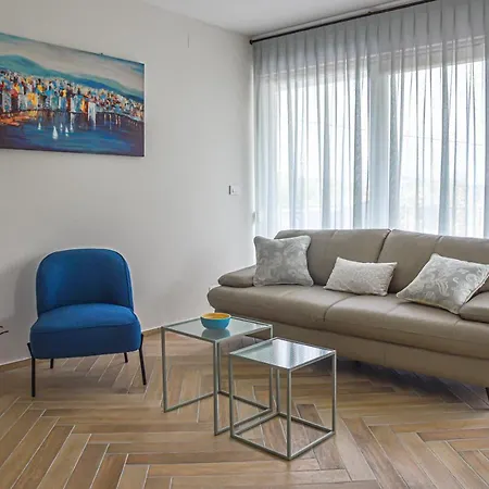 - Sambije With Swimming Pool, - Opatija Apartament *