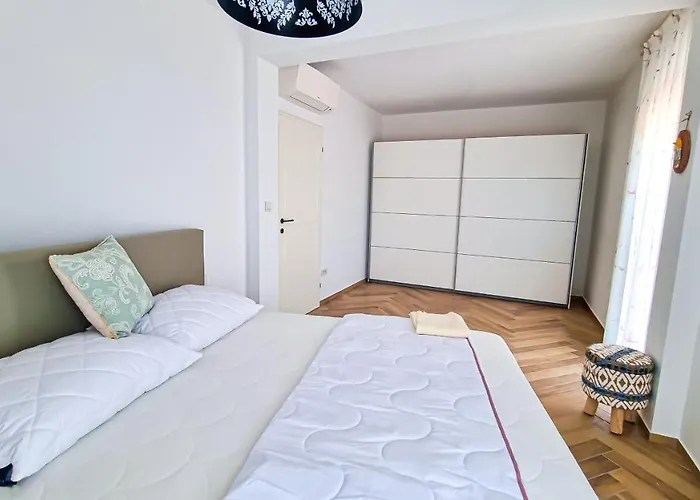 - Sambije With Swimming Pool, - Opatija *