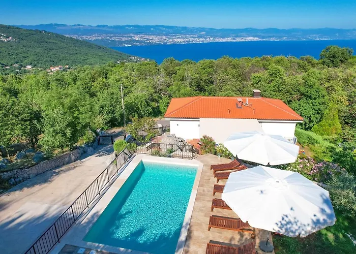 Appartement - Sambije With Swimming Pool, - Opatija *